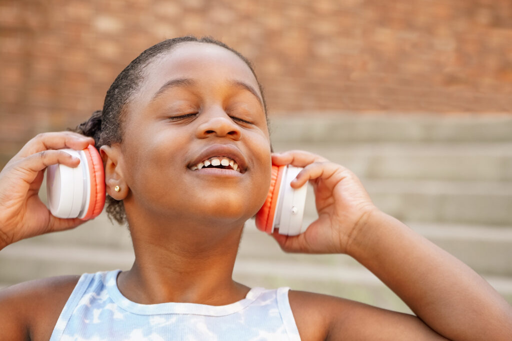 Beneficios y desarrollo emocional de los niños a través de la música.
